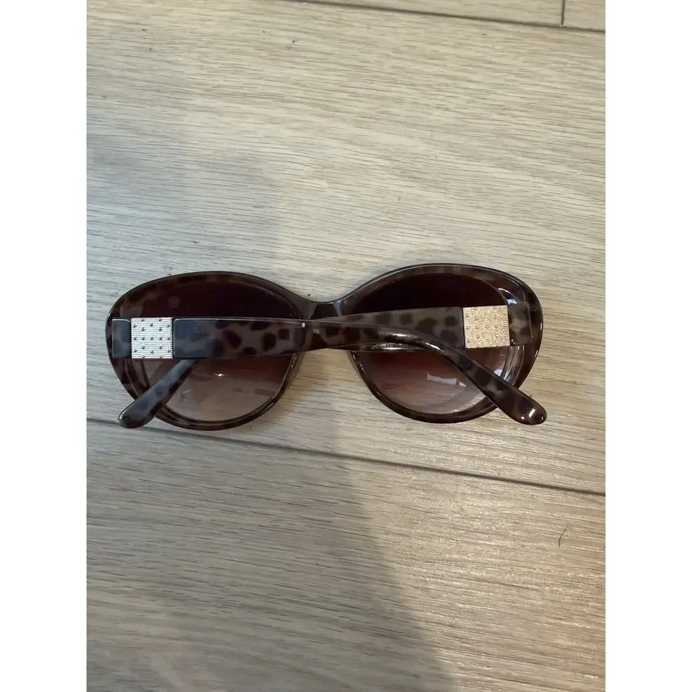 Nicole Miller product pair